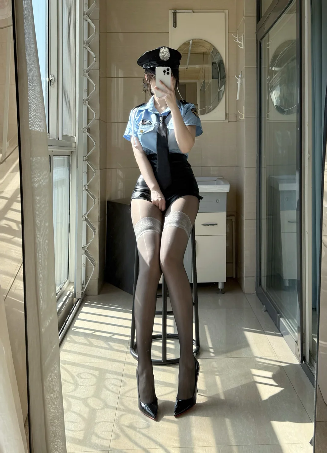 不可爱羚 - 高价定制 女警制服 [48P,8V-1.04GB] tg@simisebaisi 【丝足阁】025.webp